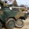 駐屯地記念行事でタイヤを脱落した陸上自衛隊の 96 式装輪装甲車